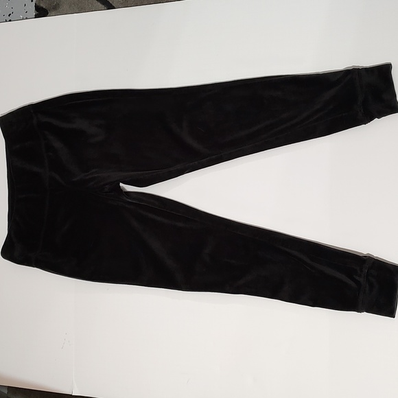 Black Esmara Velveteen Like Leggings sz Medium - Picture 1 of 8